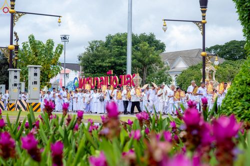 ภาพ No.239295:วันอาทิตย์ที่ 17 สิงหาคม พ.ศ. 2568 พิธีอัญเชิญรูปเหมือนพระมงคลเทพมุนี (สด จันทสโร) ณ ศาลากลางจังหวัดเลย ถึงลานพญานาค สวนสาธารณะกุดป่อง อ.เมือง จ.เลย