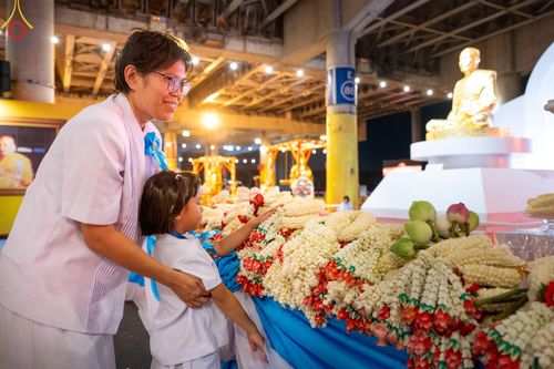 ภาพ No.154932:พิธีจุดประทีป, พิธีฉลองชัยสวดมนต์บทธัมมจักกัปปวัตนสูตร ณ มหารัตนวิหารคด วัดพระธรรมกาย วันอังคารที่ 17 กันยายน พ.ศ. 2567