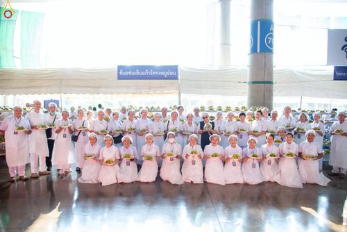 ภาพ No.325669:วันที่ 22 เมษายน พ.ศ.2569(วันคุ้มครองโลก) งานถวายมหาสังฆทาน 40,000 กว่าวัดทั่วประเทศ เจ้าหน้าที่ สาธุชน ร่วมใจจัดเตรียมภัตตาหารเพล (ชุด 2)