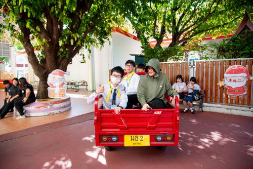 ภาพ No.289083:วันพุธที่ 17 ธันวาคม พ.ศ.2568 กิจกรรมเยาวชนไทยรวมใจทำความดี "เด็กดีมหานคร ต้นแบบด้านศีลธรรม" แข่งขันสอบตอบปัญหาศีลธรรมในพระพุทธศาสนา ครั้งที่ 7 และวันรวมพลังเด็กดี V-Star ประจำปี 2568 ณ วัดมหาธาตุยุวราชรังสฤษฎิ์ราชวรมหาวิหาร กรุงเทพมหานคร