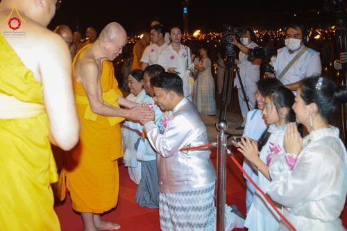 ภาพ No.312465:วันอังคารที่ 3 มีนาคม พ.ศ.2569 พิธีเวียนประทักษิณและจุดมาฆประทีป (ภาพชุดที่ 2) ณ ลานธรรมพระมหาธรรมกายเจดีย์ วัดพระธรรมกาย