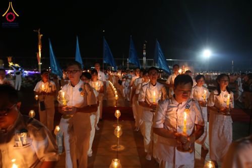 ภาพ No.312285:วันอังคารที่ 3 มีนาคม พ.ศ.2569 พิธีเวียนประทักษิณและจุดมาฆประทีป (ภาพชุดที่ 2) ณ ลานธรรมพระมหาธรรมกายเจดีย์ วัดพระธรรมกาย