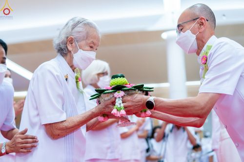 ภาพ No.84710:พิธีบรรจุพระบรมสารีริกธาตุภายในเกตุดอกบัวตูม องค์พระประธาน ณ ห้องแก้วสารพัดนึก 2 วัดพระธรรมกาย ในวันอาสาฬหบูชา อังคารที่ 1 สิงหาคม พ.ศ.2566