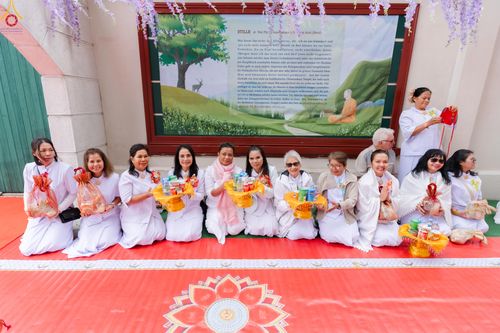 ภาพ No.286167:วันที่ 13 กรกฎาคม พ.ศ. 2568  พิธีทอดผ้าป่าฉลอง 13 ปี  วัดพระธรรมกายสวิตเซอร์แลนด์