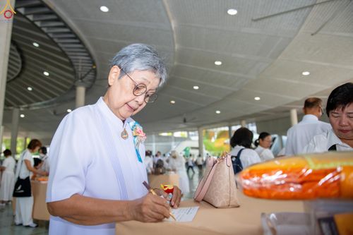 ภาพ No.317623:วันพฤหัสบดีที่ 2 เมษายน พ.ศ.2569 พิธีบุพเปตพลี ครั้งที่ 180 ณ หอฉันคุณยายอาจารย์ฯ วัดพระธรรมกาย