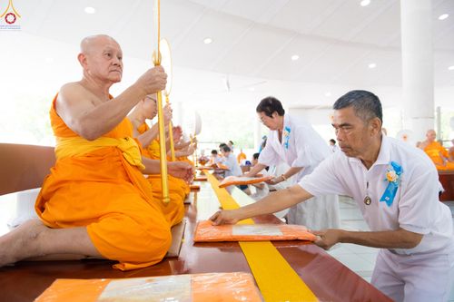 ภาพ No.343104:วันที่ 13 สิงหาคม พ.ศ.2569 พิธีบุพเปตพลี ครั้งที่ 186 ร่วมอุทิศส่วนกุศล แด่หมู่ญาติผู้ล่วงลับไปแล้ว และเป็นปัจจัยสนับสนุน การเผยแผ่พระพุทธศาสนา ณ หอฉันคุณยายอาจารย์ วัดพระธรรมกาย