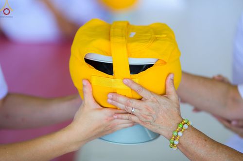 ภาพ No.63927:พิธีขอขมาและมอบผ้าไตรแด่นาคธรรมทายาท โครงการอุปสมบทบูชาธรรมมหาปูชนียาจารย์ วันอาทิตย์ที่ 20 พฤศจิกายน พ.ศ. 2565