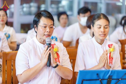 ภาพ No.197378:พิธีเจริญพระพุทธมนต์ ปฏิบัติธรรม มอบทุนการศึกษา ถวายสังฆทาน 108 วัด เพื่อถวายเป็นพุทธบูชา และขับเคลื่อนโครงการหมู่บ้านรักษาศีล 5 โดยคณะสงฆ์จังหวัดนนทบุรี คณะศิษยานุศิษย์วัดพระธรรมกาย โครงการธรรมยาตรา ปีที่ 13 ณ วัดตะเคียน อ.บางกรวย จ.นนทบุรี