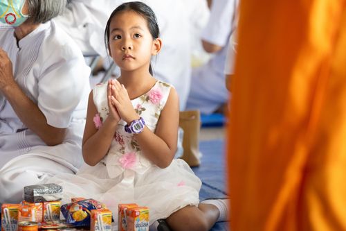 ภาพ No.136587:พิธีตักบาตร พิธีบูชาข้าวพระ ในวันอาทิตย์ต้นเดือนที่ 5 พฤษภาคม พ.ศ. 2567 ณ วัดพระธรรมกาย จ.ปทุมธานี