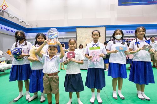 ภาพ No.103402:วันรวมพลังเด็กดี V-Star ผู้นำฟื้นฟูศีลธรรมโลก จังหวัดนครราชสีมา ณ เทอร์มินอล 21 โคราช ถ.มิตรภาพ ต.ในเมือง อ.เมืองนครราชสีมา จ.นครราชสีมา วันอังคารที่ 19 ธันวาคม พ.ศ. 2566