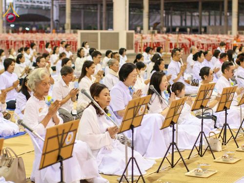 ภาพ No.203219:พิธีถวายภัตตาหารเป็นสังฆทาน แด่พระธรรมยาตรา ณ วัดพระธรรมกาย ตำบลคลองสาม อำเภอคลองหลวง จังหวัดปทุมธานี ในโครงการธรรมยาตรา กตัญญูบูชา มหาปูชนียาจารย์ พระมงคลเทพมุนี(สด จนฺทสโร) พระผู้ปราบมาร อนุสรณ์สถาน 7 แห่ง ปีที่ 13 วันที่ 29 มกราคม พ.ศ. 2568