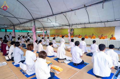 ภาพ No.199389:พิธีถวายภัตตาหารเป็นสังฆทาน แด่พระธรรมยาตรา ณ อนุสรณ์สถานบางปลา วัดบางปลา อำเภอบางเลน จังหวัดนครปฐม ในโครงการธรรมยาตรา กตัญญูบูชา มหาปูชนียาจารย์ พระมงคลเทพมุนี(สด จนฺทสโร) พระผู้ปราบมาร อนุสรณ์สถาน 7 แห่ง ปีที่ 13 วันที่ 22 มกราคม พ.ศ. 2568