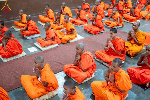 ภาพ No.225600:วันที่ 1 พฤษภาคม พ.ศ. 2568 พิธีเปิดโครงการ สยาม-ลังกา ธรรมยาตรา ฉลองเทศกาลวิสาขบูชาแห่งชาติ ศรีลังกา  และ บูชาธรรม 81 ปี หลวงพ่อธัมมชโย