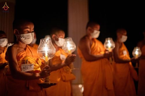 ภาพ No.76579:คณะสงฆ์และสามเณรบังกลาเทศ ปฎิบัติธรรมและจุดโคมประทีปถวายเป็นพุทธบูชา วันที่ 17 กุมภาพันธ์ พ.ศ. 2566