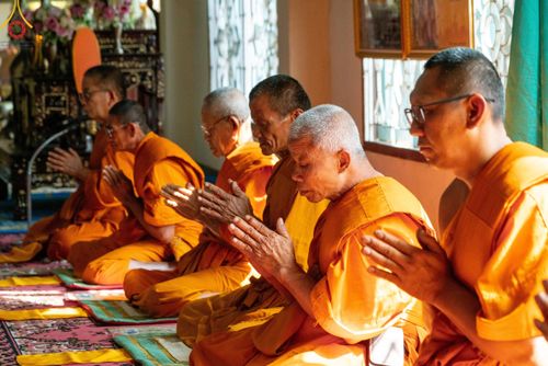 ภาพ No.189743:พิธีทอดผ้าป่าทำนุบำรุงศาสนสถาน ในโครงการธรรมยาตรา กตัญญูบูชา มหาปูชนียาจารย์ พระมงคลเทพมุนี(สด จนฺทสโร) พระผู้ปราบมาร อนุสรณ์สถาน 7 แห่ง ปีที่ 13 ณ วัดใหม่พิบูลย์ผล ต.บางเลน อ.สองพี่น้อง จ.สุพรรณบุรี วันที่ 5 มกราคม พ.ศ. 2568