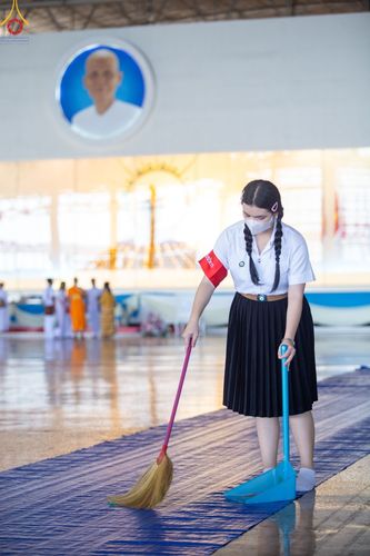 ภาพ No.86862:พิธีตักบาตร , พิธีบูชาข้าวพระ , พิธีจุดเทียนใจ ไฟนิรันดร์ อนันตชัย ในวันอาทิตย์ต้นเดือน 3 กันยายน พ.ศ. 2566 ณ วัดพระธรรมกาย