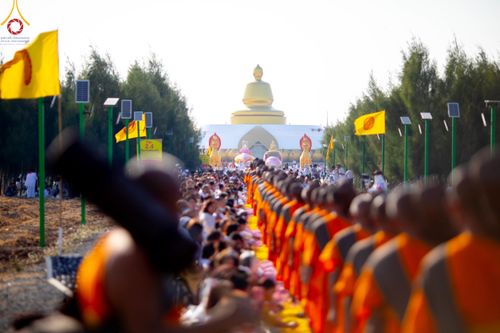 ภาพ No.198159:พิธีต้อนรับพระธรรมยาตรา ณ อนุสรณ์สถานลำดับที่ 5 สถานที่เผยแผ่วิชชาธรรมกายครั้งแรก อนุสรณ์สถานบางปลา วัดบางปลา อำเภอบางเลน จังหวัดนครปฐม ในโครงการธรรมยาตรา กตัญญูบูชา มหาปูชนียาจารย์ พระมงคลเทพมุนี(สด จนฺทสโร) พระผู้ปราบมาร ปีที่ 13 วัน 19 มกราคม พ.ศ.2568