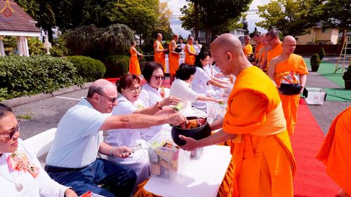 ภาพ No.239702:วันอาทิตย์ ที่ 17 สิงหาคม พ.ศ. 2568 พิธีทอดผ้าป่าฉลองครบรอบ 27 ปี วัดพระธรรมกายซีแอตเติล รัฐวอชิงตัน ประเทศสหรัฐอเมริกา