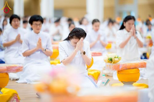 ภาพ No.270626:วันอาทิตย์ที่ 16 พฤศจิกายน พ.ศ. 2568 ถวายกองทุนโครงการอุปสมบทหมู่ 3,000 รูปทั่วไทย  รุ่นบูชาธรรมมหาปูชนียาจารย์ ณ ห้องแก้วสารพัดนึก 2 สภาธรรมกายสากล วัดพระธรรมกาย