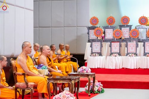 ภาพ No.123262:พิธีพระราชทานสัญญาบัตร พัดยศ และผ้าไตร แด่พระสงฆ์ในเขตปกครองคณะสงฆ์หนกลาง ณ วัดพระศรีมหาธาตุ เขตบางเขน กรุงเทพมหานคร และพิธีมุทิตาสักการะพระสังฆาธิการ ผู้ได้รับเลื่อนและตั้งสมณศักดิ์ ตามพระบรมราชโองการ ณ วัดพระธรรมกาย ในวันที่ 4 กุมภาพันธ์ พ.ศ. 2567