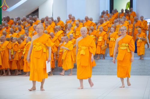 ภาพ No.162361:วันมหาปวารณาออกพรรษา วันพฤหัสบดีที่ 17 ตุลาคม พ.ศ. 2567 (ขึ้น 15 ค่ำ เดือน 11 ) ณ อุโบสถ วัดพระธรรมกาย