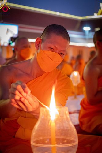 ภาพ No.112194:พิธีจุดประทีปถวายเป็นพุทธบูชา และบูชาธรรมมหาปูชนียาจารย์ พระมงคลเทพมุนี(สด จนฺทสโร) ในโครงการธรรมยาตรา กตัญญูบูชา มหาปูชนียาจารย์ พระมงคลเทพมุนี(สด จนฺทสโร) พระผู้ปราบมาร อนุสรณ์สถาน 7 แห่ง ปีที่ 12 วันที่ 14 มกราคม พ.ศ. 2567 ณ วัดสองพี่น้อง อ.สองพี่น้อง