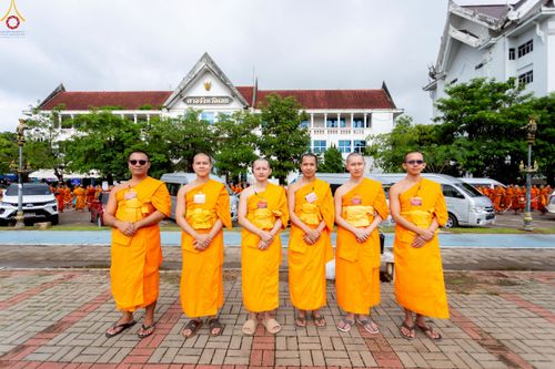 ภาพ No.239781:วันที่ 16-17 สิงหาคม พ.ศ. 2568 การปฏิบัติหน้าที่ของเจ้าหน้าที่ทุกสถานะ เพื่องานพิธีอัญเชิญรูปเหมือนพระมงคลเทพมุนี (สด จันทสโร) และพิธีกดปุ่มอัญเชิญรูปเหมือน พระมงคลเทพมุนี (สด จันทสโร) ณ มหาวิหารแก้วพระมงคลเทพมุนี ศูนย์ปฏิบัติธรรมแก้วเมืองเลย จ.เลย