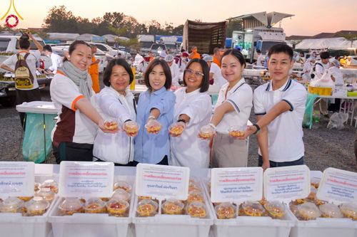 ภาพ No.113000:พิธีถวายภัตตาหารเป็นสังฆทาน แด่คณะพระธรรมยาตรา ปีที่ 12 วันที่ 16 มกราคม พ.ศ. 2567 ณ วัดโบสถ์(บน) บางคูเวียง จ.นนทบุรี