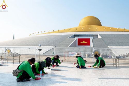 ภาพ No.220798:วันที่ 24-25 เมษายน พ.ศ. 2568 การเก็บงาน ผ้ารับประเคน ผ้าระบาย โต๊ะ เก้าอี้  ภายหลังงานวันคุ้มครองโลก ณ วัดพระธรรมกาย