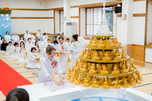 ภาพ No.220989:วันที่ 13 เมษายน พ.ศ. 2568 พิธีโปรยรัตนชาติปฐมเริ่มสถาปนาเจดีย์ และ พิธีเปิดหมู่บ้านปฏิบัติธรรม เพื่อการบรรลุธรรม ณ วัดป่าธรรมกายนานาชาติโทชิหงิ  ประเทศญี่ปุ่น