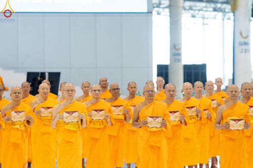 ภาพ No.182792:พิธีปฎิบัติธรรมและพิธีรับมอบต้นสมบัติจักรพรรดิ วันอาทิตย์ที่ 15 ธันวาคม พ.ศ. 2567 ณ สภาธรรมกายสากล วัดพระธรรมกาย