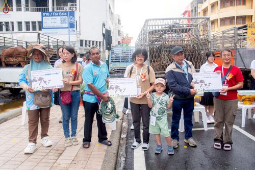 ภาพ No.238192:วันเสาร์ที่ 9 สิงหาคม พ.ศ. 2568 พิธีไถ่ชีวิตโค-โคท้อง 162 ตัว ณ ใจกลางนครหาดใหญ่ จ.สงขลา