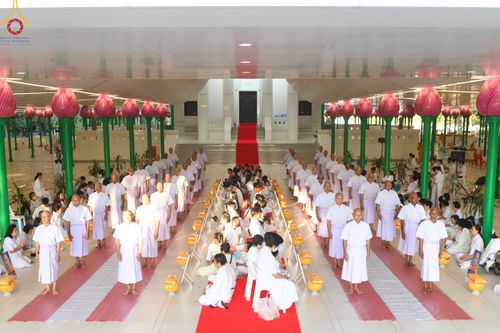 ภาพ No.199693:โครงการอุปสมบทหมู่บูชาธรรม 116 ปี คุณยายอาจารย์มหารัตนอุบาสิกาจันทร์ ขนนกยูง โครงการอุปสมบทหมู่ธรรมทายาท ระดับอุดมศึกษา รุ่นที่ 51 ภาคฤดูหนาว  ณ โบสถ์พระไตรปิฏก วัดพระธรรมกาย จ.ปทุมธานี  วันที่ 11 มกราคม พ.ศ. 2568 โดยมีพระครูปลัดรัตนวีรวัฒน์ เจ้าอาวาสวัด