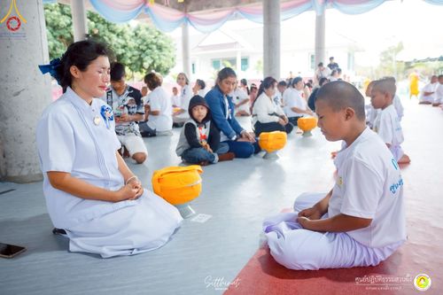 ภาพ No.215976:วันพฤหัสบดีที่ 3 เมษายน พ.ศ. 2568 พิธีบรรพชาสามเณร ภาคฤดูร้อน รุ่นที่ 15  บูชาธรรมหลวงพ่อธัมมชโย 81 ปี 81 รูป ณ ศูนย์ปฏิบัติธรรมสวนผึ้ง จ.ราชบุรี