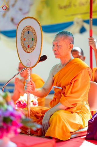 ภาพ No.101360:พิธีบรรพชาธรรมทายาท ในโครงการอุปสมบทบูชาธรรม มหาปูชนียาจารย์ พ.ศ. 2566 ณ วัดท่าสุวรรณ จ.ราชบุรี วันที่ 6 ธันวาคม พ.ศ. 2566