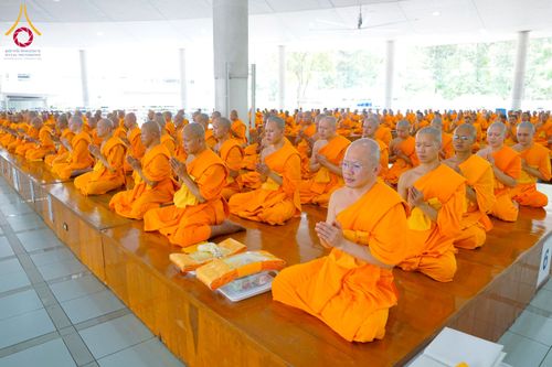 ภาพ No.243866:วันที่ 6 กันยายน พ.ศ. 2568 พิธีถวายภัตตาหารเมนูสวรรค์ เพื่อการบรรลุธรรม ณ หอฉันคุณยายอาจารย์ฯ วัดพระธรรมกาย