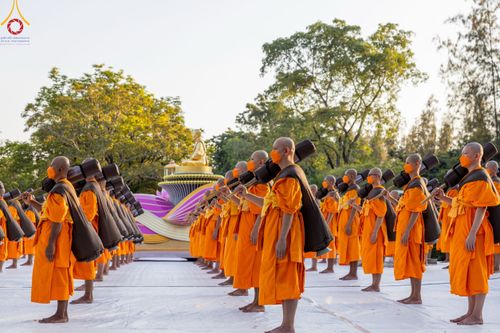 ภาพ No.104416:พระธรรมยาตราร่วมปฏิบัติธรรม และถ่ายภาพหมู่ประวัติศาสตร์ หน้ามหาวิหารพระมงคลเทพมุนี วันที่ 27 ธันวาคม พ.ศ. 2566