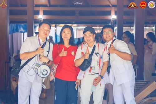 ภาพ No.224764:วันที่ 11 -12 พฤษภาคม พ.ศ. 2568 คณะพระอาจารย์ เจ้าหน้าที่ อาสาสมัคร นักศึกษา ทั้งชาวอินโดนีเซีย และชาวไทย ร่วมแรงร่วมใจ เตรียมงาน เก็บงาน ในวันวิสาขบูชา ณ พระมหาเจดีย์บรมพุทโธ ประเทศอินโดนีเซีย