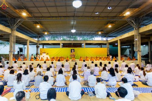 ภาพ No.189437:พิธีถวายภัตตาหารเป็นสังฆทาน แด่พระธรรมยาตรา ในโครงการธรรมยาตรา กตัญญูบูชา มหาปูชนียาจารย์ พระมงคลเทพมุนี(สด จนฺทสโร) พระผู้ปราบมาร อนุสรณ์สถาน 7 แห่ง ปีที่ 13 ณ อนุสรณ์สถานมหาวิหารพระมงคลเทพมุนี (โลตัสแลนด์) อ.สองพี่น้อง จ.สุพรรณบุรี วันที่ 5 มกราคม 2568