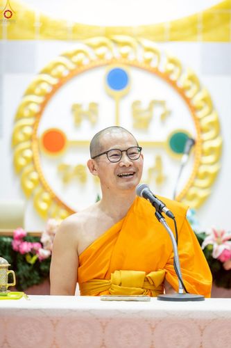 ภาพ No.249096:วันที่ 26-28 กันยายน พ.ศ. 2568 โครงการอบรม อุบาสกแก้ว อุบาสิกาแก้ว รุ่นที่ 3  ณ ศูนย์ปฏิบัติธรรมสมุทรปราการ ได้รับความเมตตาจากคณะสงฆ์ในพื้นที่  รวมถึงผู้บริหารสถานศึกษา ที่นำนักเรียนระดับมัธยมปลาย  มารับฟังข้อมูลเพื่อที่จะเป็นกำลังสำคัญ ในการเข้าร่วมขบวน