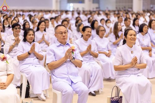 ภาพ No.159500:สัมมนาพิเศษและพิธีมอบองค์พระธรรมกาย 2,000 องค์ ณ ห้องแก้วสารพัดนึก 1 วัดพระธรรมกาย วันอาทิตย์ต้นเดือนที่ 6 ตุลาคม พ.ศ. 2567
