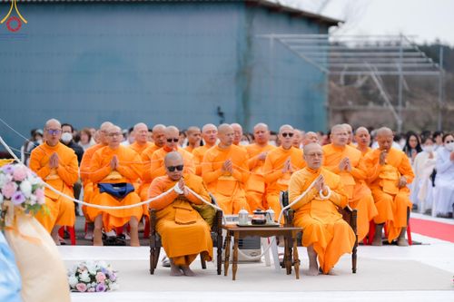 ภาพ No.132199:พิธีประดิษฐานยอดอุโบสถ บูชาธรรม 80 ปี หลวงพ่อธัมมชโย ณ วัดพระธรรมกายโทชิหงิ ประเทศญี่ปุ่น วันอาทิตย์ที่ 24 มีนาคม พ.ศ. 2567