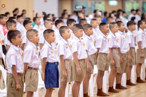 ภาพ No.245940:วันเสาร์ที่ 13 กันยายน พ.ศ. 2568 พิธีมอบผ้าไตรประธานกฐินสัมฤทธิ์เด็กดี V-Star ณ สภาธรรมกายสากล วัดพระธรรมกาย