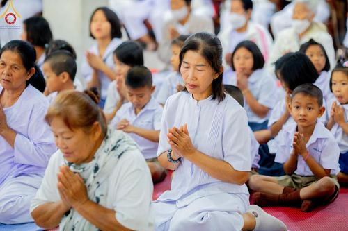 ภาพ No.195224:พิธีทอดผ้าป่าทำนุบำรุงศาสนสถาน ณ วัดพรสวรรค์ ต.หนองบ่อ อ.สองพี่น้อง จ.สุพรรณบุรี ในโครงการธรรมยาตรา กตัญญูบูชา มหาปูชนียาจารย์ พระมงคลเทพมุนี(สด จนฺทสโร) พระผู้ปราบมาร อนุสรณ์สถาน 7 แห่ง ปีที่ 13 วันที่ 13 มกราคม พ.ศ. 2568