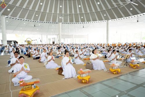 ภาพ No.240100:วันเสาร์ที่ 23 สิงหาคม พ.ศ. 2568 (วันพระ แรม 14 ค่ำ เดือน 9) พิธีบุพเปตพลี ครั้งที่ 169 ร่วมอุทิศบุญแด่หมู่ญาติที่ล่วงลับไปแล้ว และสืบทอดอายุพระพุทธศาสนา ณ หอฉันคุณยายอาจารย์ฯ วัดพระธรรมกาย