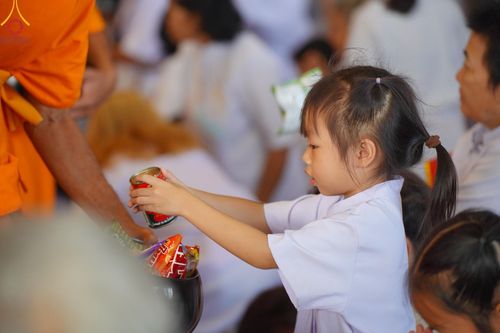 ภาพ No.126574:พิธีตักบาตร ในวันอาทิตย์ต้นเดือนที่ 3 มีนาคม พ.ศ. 2567 ณ บ้านแก้วเรือนทองคุณยายฯ วัดพระธรรมกาย