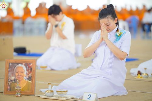 ภาพ No.248547:วันที่ 27 กันยายน พ.ศ. 2568 พิธีถวายเมนูสวรรค์เพื่อการบรรลุธรรม ณ หอฉันคุณยายอาจารย์ฯ วัดพระธรรมกาย