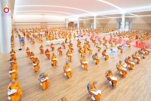 ภาพ No.267239:วันที่ 7 พฤศจิกายน พ.ศ. 2568 พิธีสอบธรรมสนามหลวง นักธรรมชั้นโท - เอก ณ สนามสอบวัดพระธรรมกาย