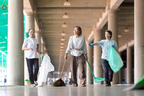 ภาพ No.220488:วันที่ 23-25 เมษายน พ.ศ. 2568 เจ้าหน้าที่และสาธุชนช่วยกัน รับบุญเก็บงานวันคุ้มครองโลก ณ วัดพระธรรมกาย