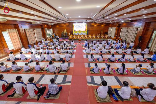 ภาพ No.200047:พิธีทอดผ้าป่าทำนุบำรุงศาสนสถาน ณ วัดบางไผ่นารถ ตำบลบางไทรป่า อำเภอบางเลน จังหวัดนครปฐม ในโครงการธรรมยาตรา กตัญญูบูชา มหาปูชนียาจารย์ พระมงคลเทพมุนี(สด จนฺทสโร) พระผู้ปราบมาร อนุสรณ์สถาน 7 แห่ง ปีที่ 13 วันที่ 22 มกราคม พ.ศ. 2568